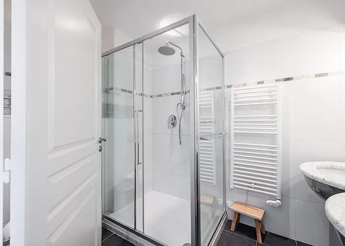 Crm - Sublime With Stunning Sea Views