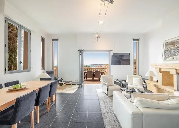 Crm - Sublime With Stunning Sea Views